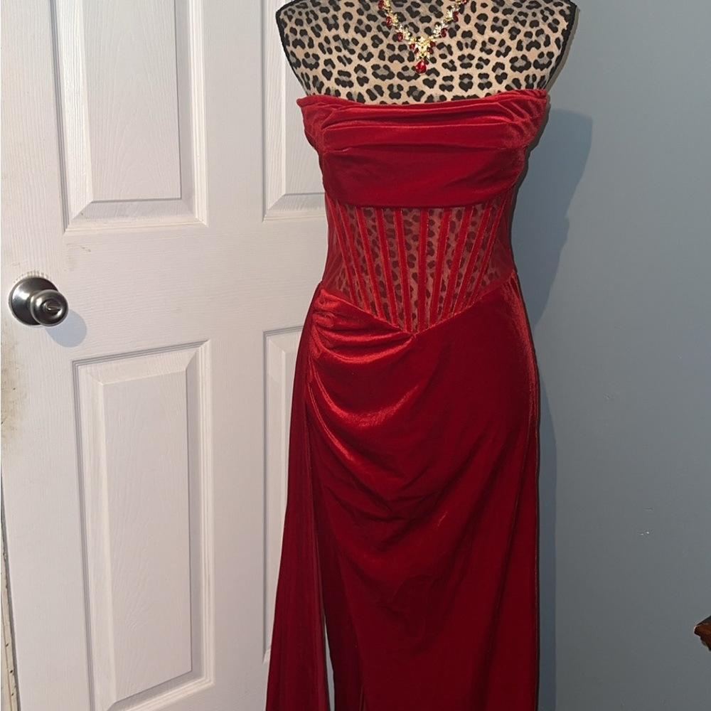 Chic Backless Red Evening Dress